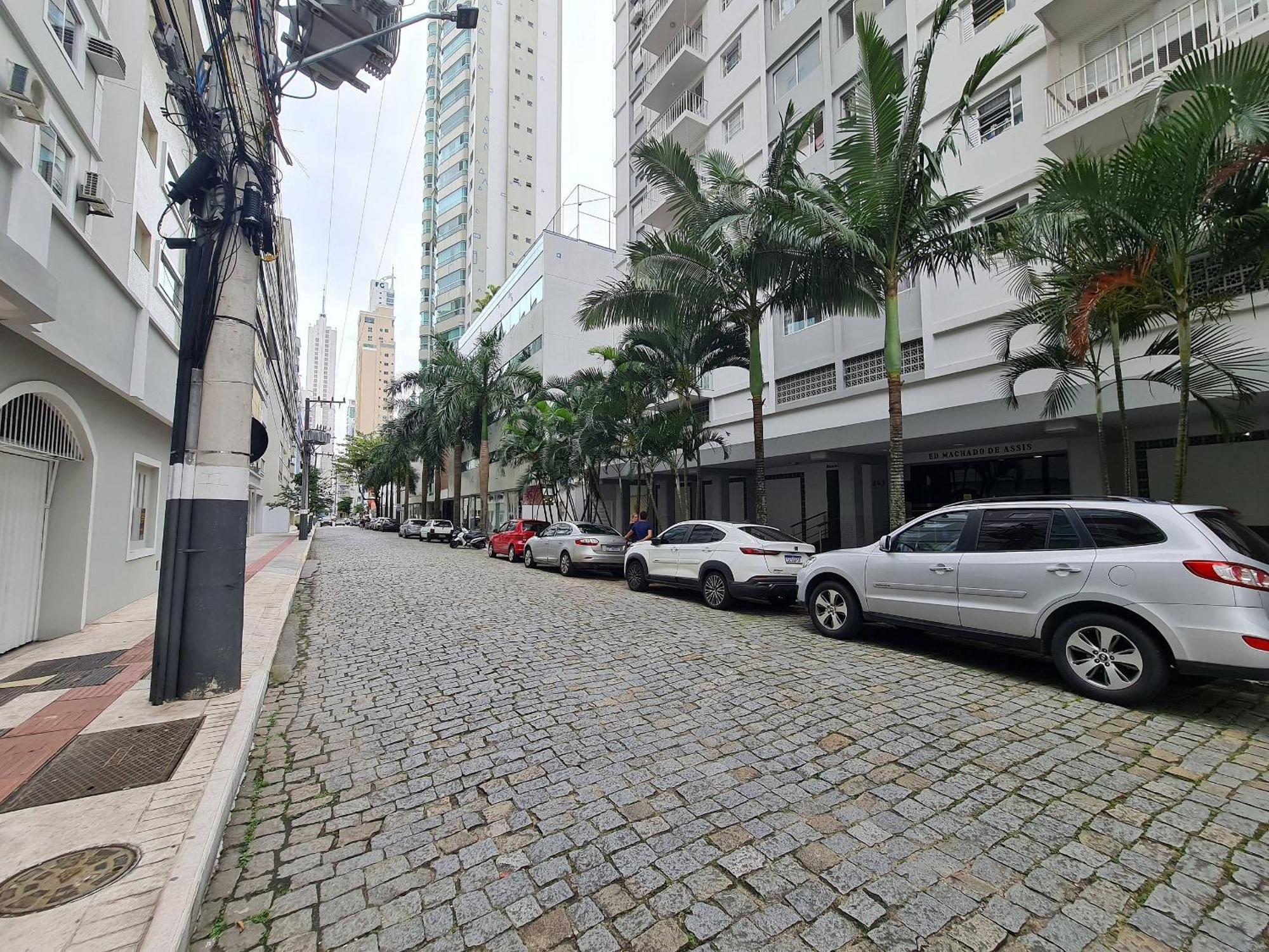 17 - Centro Bc - 2 Quartos C/ Garden E Garagem Balneario Camboriu